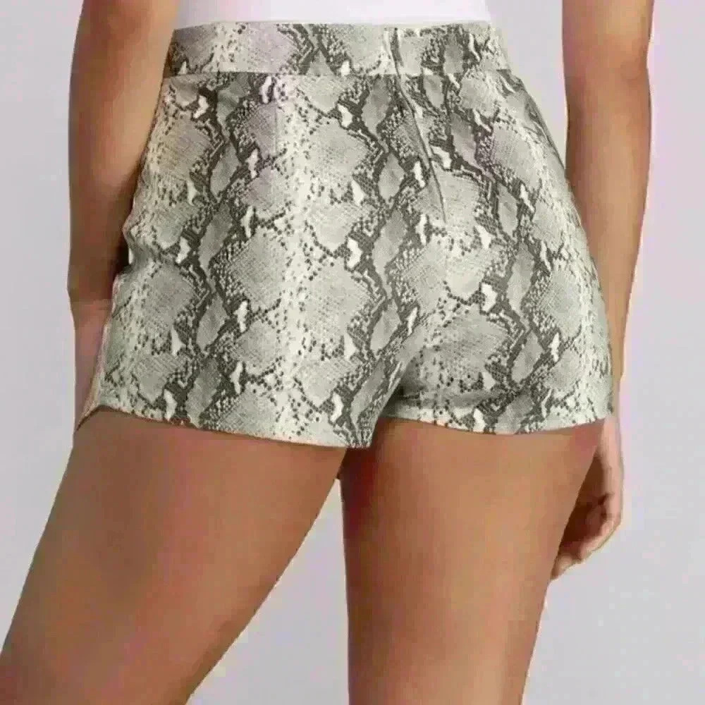Cloud Ten Faux Snake Skin Skort size small skirt skort